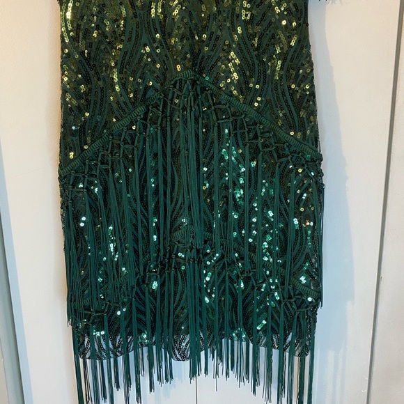 Sequin Bodycon Flapper Style/Fringe Dress (Size M) Ptp 17”-19.5” - Picture 4 of 6